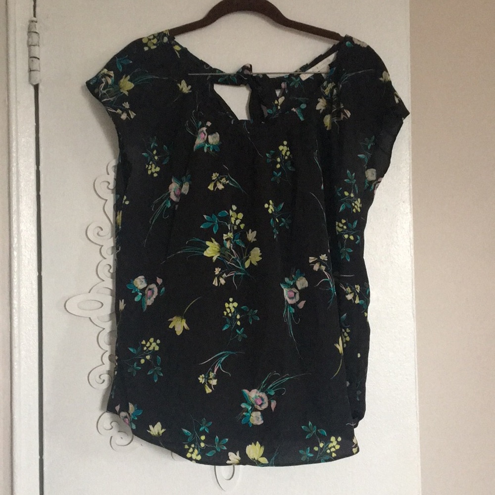 Black floral top